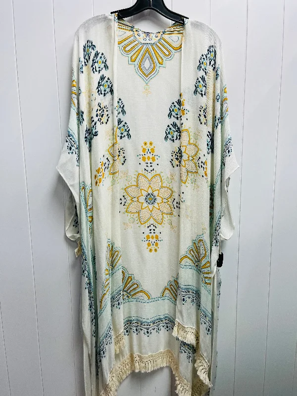 Kimono with Bright Floral Design-Kimono By Clothes Mentor In Cream, Size: Osfm