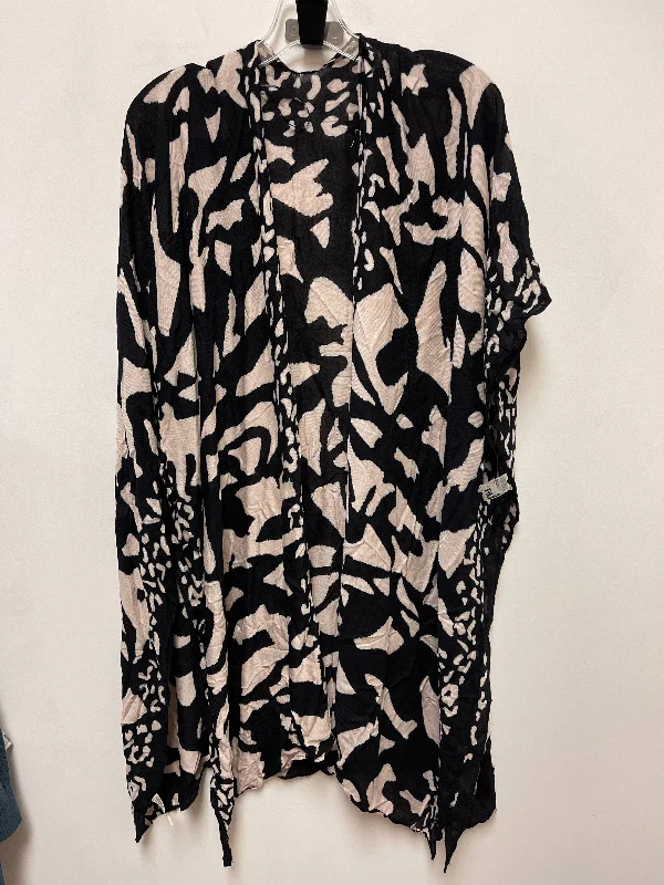 Kimono with Comfortable Wear-Kimono By Clothes Mentor In Black & Cream, Size: Osfm