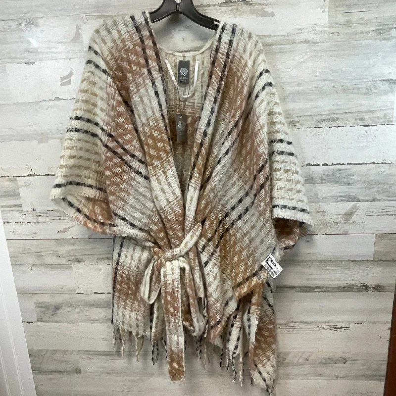 Kimono for Layered Looks-Kimono By Vince Camuto In Cream, Size: Osfm
