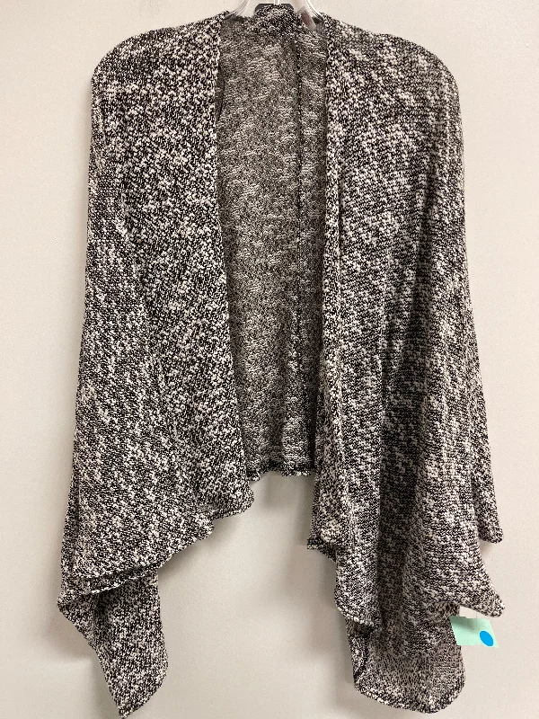 Kimono with Open Front-Kimono By Clothes Mentor In Black & White, Size: Onesize