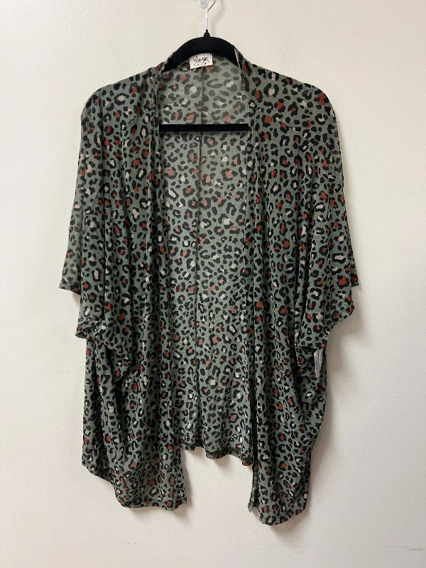 Kimono for Statement Fashion-Kimono By Clothes Mentor In Animal Print, Size: M