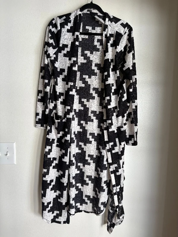Kimono for Ultimate Boho Style-Kimono By Cmb In Black & White, Size: M