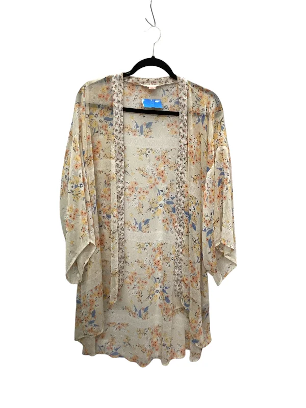 Kimono for Modern Boho Style-Kimono By Clothes Mentor In Cream, Size: Xs