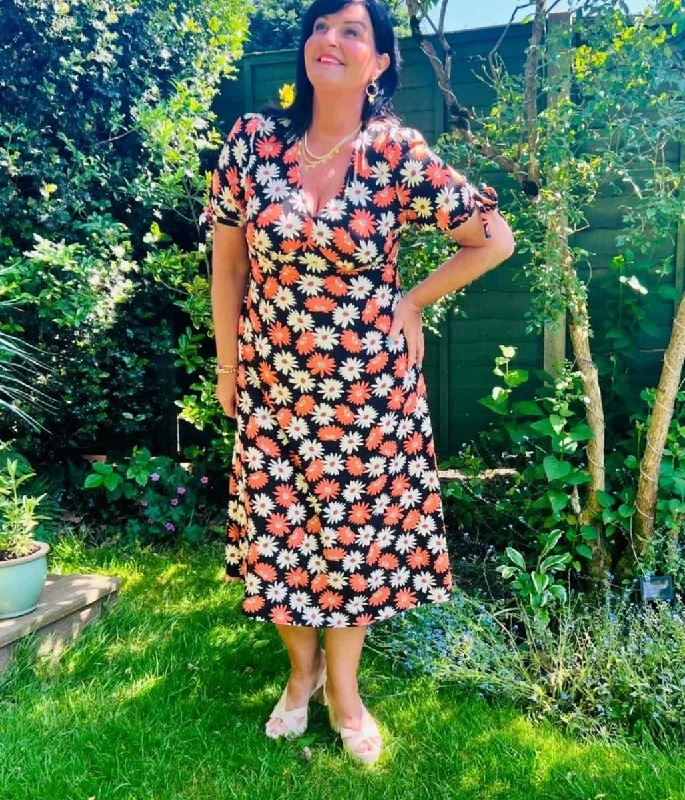 Women's Vintage Midi Dress with Lace-Black Daisy Midi Dress