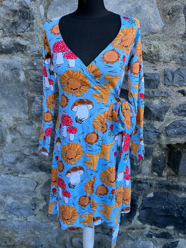 Light Wrap Dress for Spring Weddings -Wrap Dress with Full Skirt -Mushrooms&sunflowers wrap dress uk 4-6 Light Wrap Dress for Spring Weddings -Wrap Dress with Full Skirt -Mushrooms&sunflowers wrap dress uk 4-6