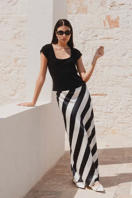 Women's Ruffle Hem Maxi Dress-Fiery Black Stripe Satin Bias Maxi Skirt