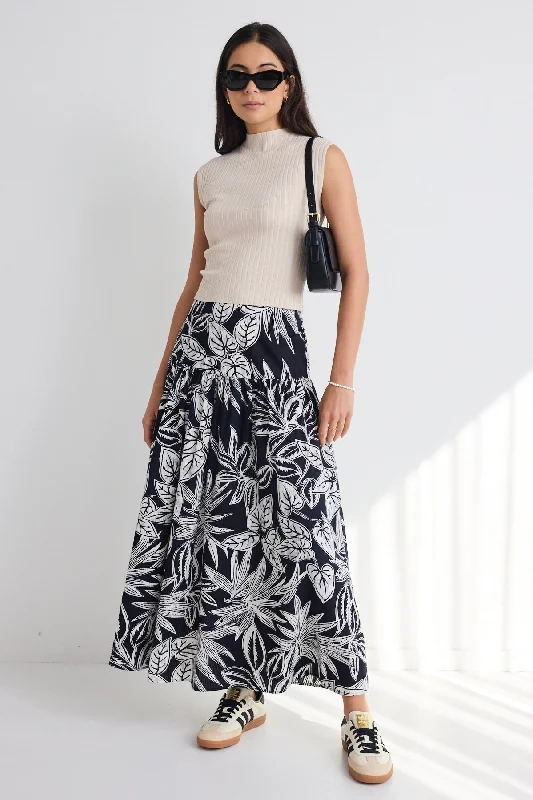 Women's Plus-size Floral Maxi Dress-Pisces Black Leaf Tiered Maxi Skirt
