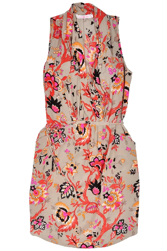 Wrap Dress with Feminine Cut -Wrap Dress with Contrast Stitching -ALICE & TRIXIE KACY Silk Floral Printed Wrap Dress Wrap Dress with Feminine Cut -Wrap Dress with Contrast Stitching -ALICE & TRIXIE KACY Silk Floral Printed Wrap Dress