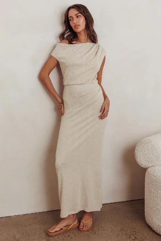 Women's Plus-size Floral Maxi Dress-Calculated Ribbed Knit Maxi Dress Oat
