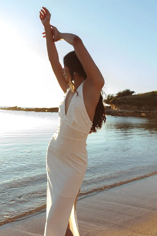 Women's Fitted Evening Maxi Dress-Crystal Lake Halter Neck Pearl Maxi Dress White