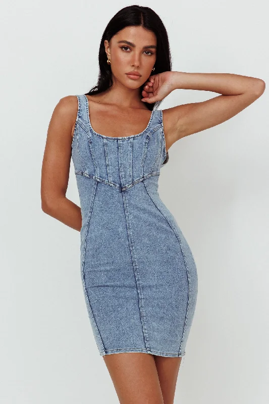Women's Button-up Denim Mini Dress-Laramy Low Back Mini Dress Washed Blue