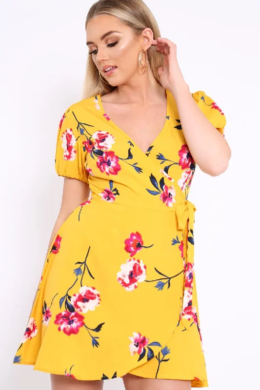 Wrap Dress with Detailed Buttons -Wrap Dress with Buttons -Yellow Floral Wrap Dress with Puff Sleeves - Phenix Wrap Dress with Detailed Buttons -Wrap Dress with Buttons -Yellow Floral Wrap Dress with Puff Sleeves - Phenix