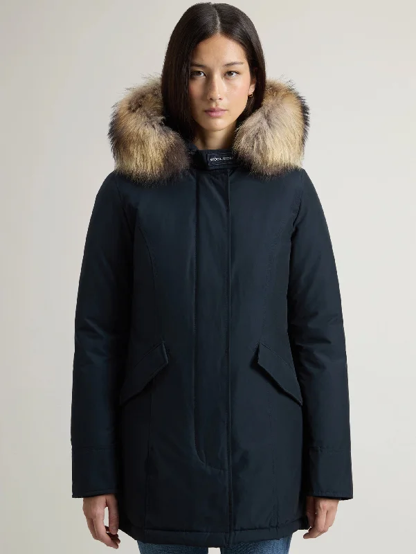 Women's Down Coat with Durable Materials-Parka Arctic con Cappuccio in Raccoon Blu