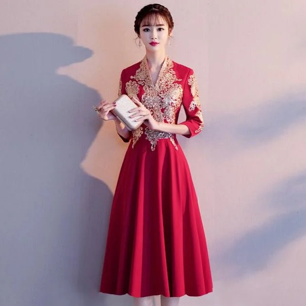 Off-White Satin Wedding Dresses for Softness -3/4 Sleeve V Neck Floral Embroidery Short Chinese Wedding Party Dress