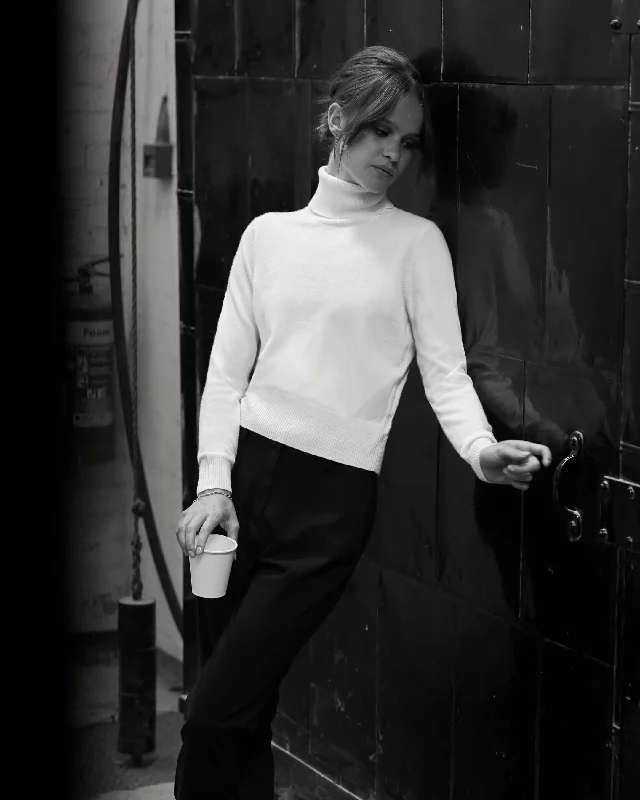 Women's Sweater for Work Wear-Hollywood Authentic Le Noir New Ivory White
