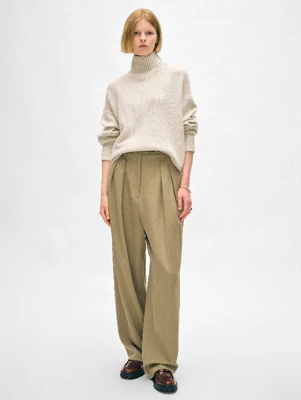 Women's Sweater with Soft, Fluffy Knit-Merino Cashmere Standneck