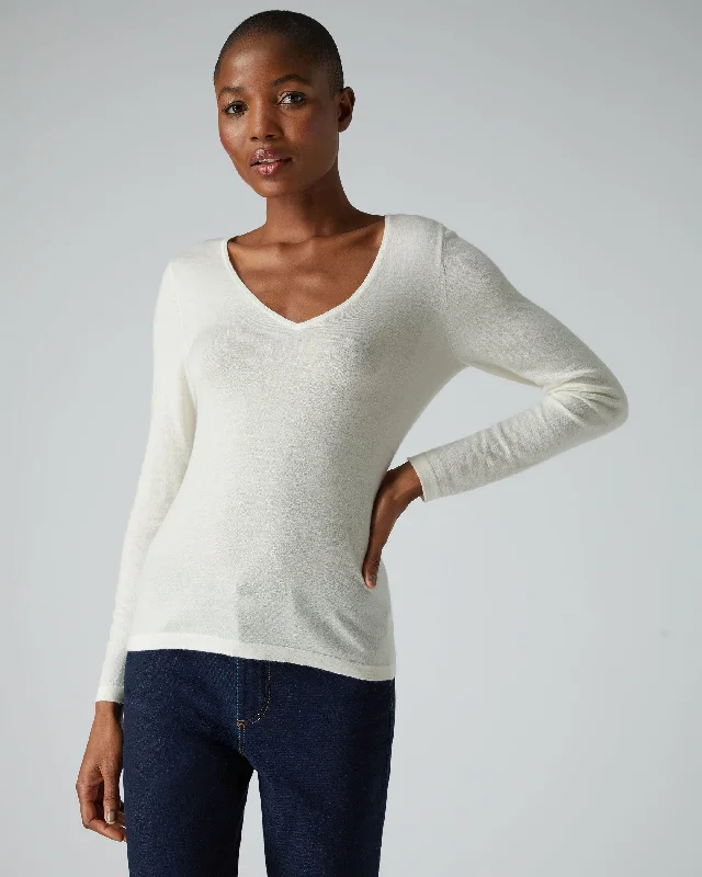 Women's Sweater with Front Pocket Detail-Women's Imogen Superfine Cashmere V Neck Sweater New Ivory White