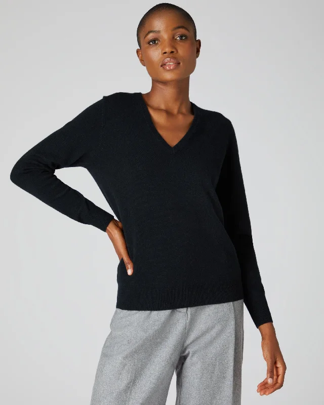 Women's Sweater for Casual Get-togethers-Women's Phoebe V Neck Cashmere Sweater Black