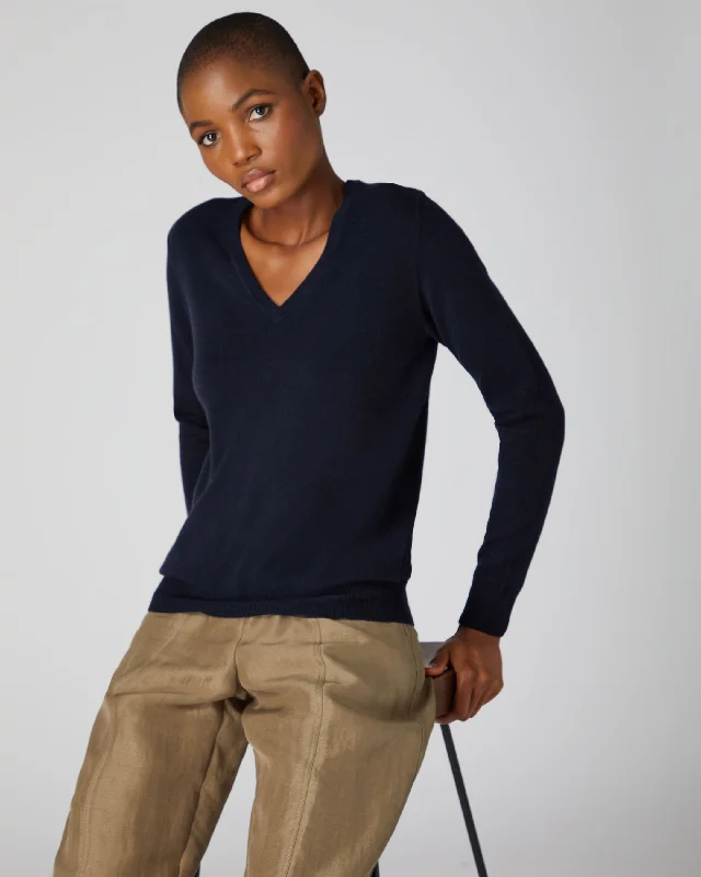 Women's Sweater with Seamless Design-Women's Phoebe V Neck Cashmere Sweater Navy Blue