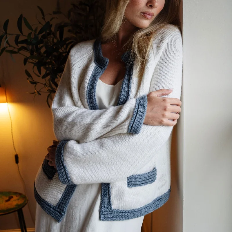 Women's Sweater for Chic Outfit-Women's Contrast Trim Jacket