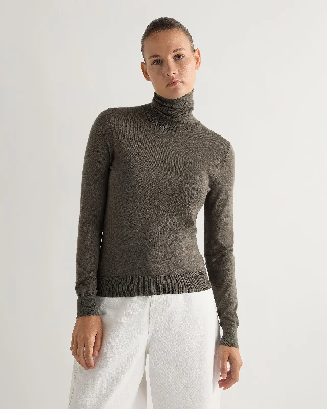 Women's Sweater for Classic Layering-Women's Margot Superfine Cashmere Turtle Neck Sweater Mink Brown