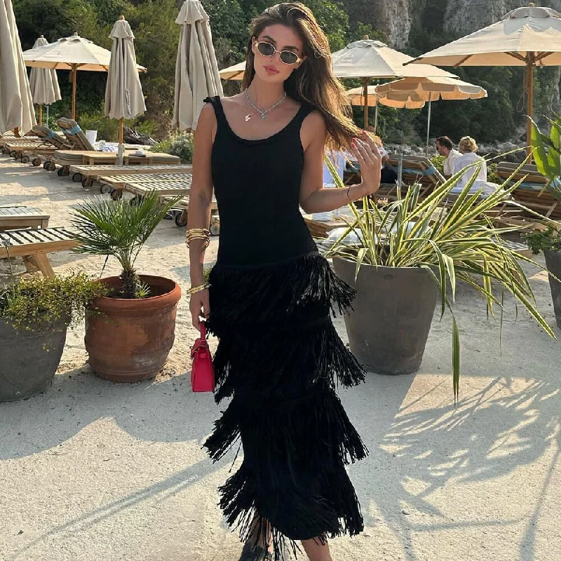 Women's Sweaterdress for Everyday Chic -Breezy Scoop Neck Open Back Sleeveless Layered Fringe Knit Maxi Dress Women's Sweaterdress for Everyday Chic -Breezy Scoop Neck Open Back Sleeveless Layered Fringe Knit Maxi Dress