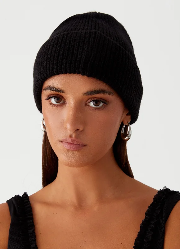 Knit Tops with A-line Cut-Chilling Knitted Beanie - Black