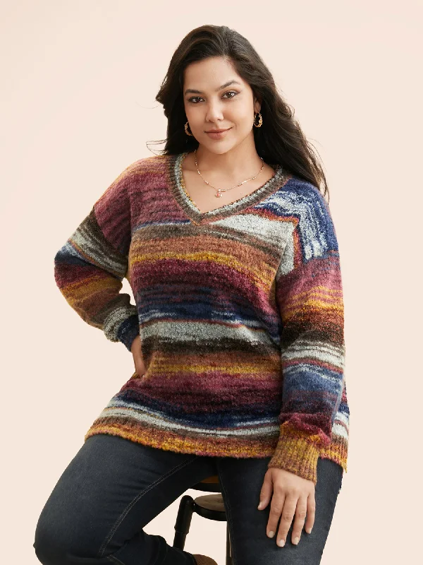 Women's Relaxed Knit Pullover Sweater for Casual Days-Ombre Contrast Slit Hem Pullover