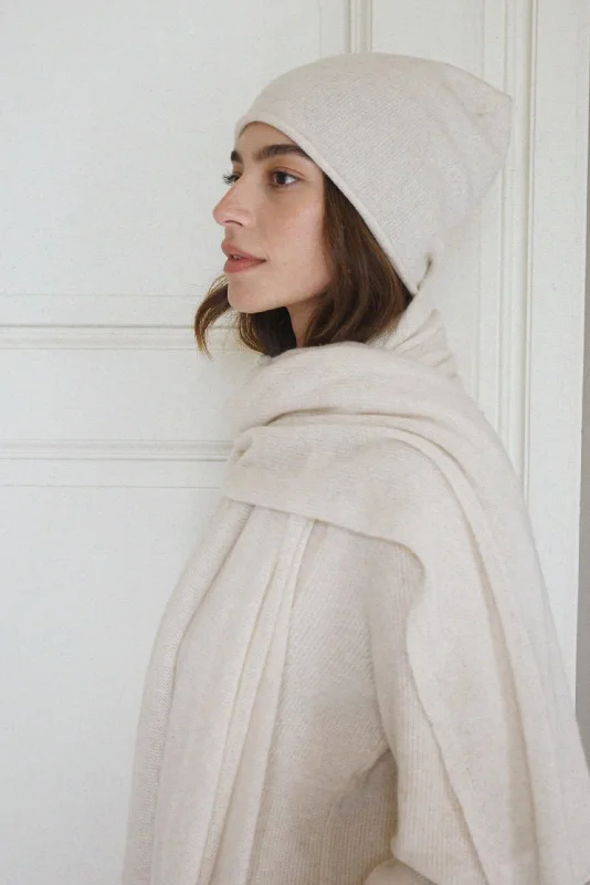 Knit Tops with Straight Cut-The Mathilda Cashmere Beanie // Moon