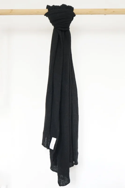Knit Tops with Soft Fit-The Mathilda Cashmere Scarf // Noir