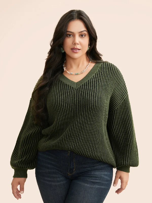 Women's Relaxed Pullover Sweater-V Neck Plain Textured Split Hem Pullover