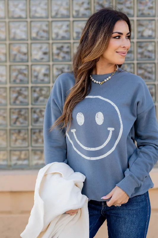 Women's Sweatshirts with Sporty Color Accents -Vintage Smiley Face Graphic Crewneck