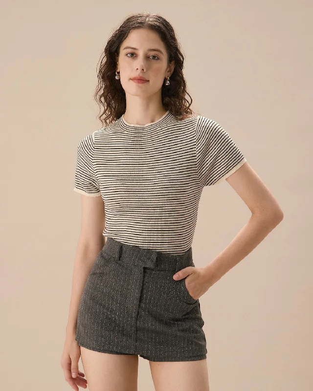 Women's Soft V-neck T-shirt for Every Day -Women's Black Round Neck Striped Tee