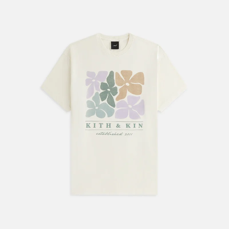 Soft Cotton Women's T-shirt for Relaxed Wear -Kith Women Kith & Kin Floral Vintage Tee - Muslin Soft Cotton Women's T-shirt for Relaxed Wear -Kith Women Kith & Kin Floral Vintage Tee - Muslin