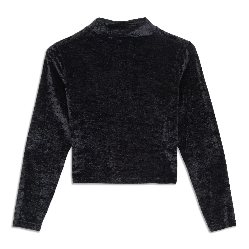 Women's Relaxed Fit Long Sleeve T-shirt with Fun Prints -All Aligned Mock Neck Long Sleeve Shirt - Resale Women's Relaxed Fit Long Sleeve T-shirt with Fun Prints -All Aligned Mock Neck Long Sleeve Shirt - Resale