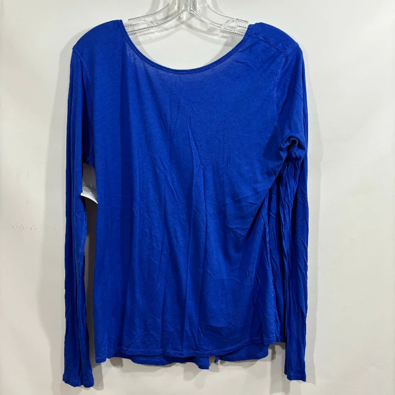 Women's Button-up Long Sleeve T-shirt -Athletic Top Long Sleeve Crewneck By Lululemon In Blue, Size: M Women's Button-up Long Sleeve T-shirt -Athletic Top Long Sleeve Crewneck By Lululemon In Blue, Size: M