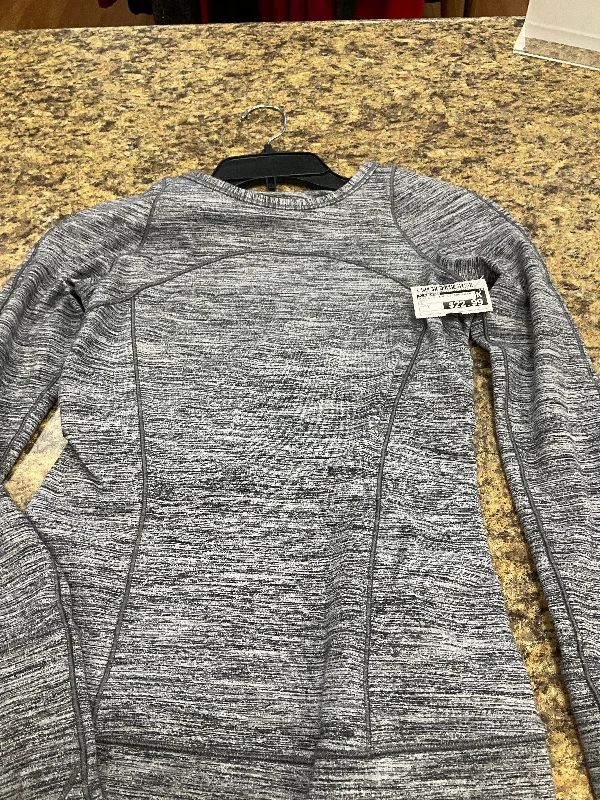 Women's Plain Long Sleeve T-shirt -Athletic Top Long Sleeve Crewneck By Lululemon In Grey, Size: 2 Women's Plain Long Sleeve T-shirt -Athletic Top Long Sleeve Crewneck By Lululemon In Grey, Size: 2