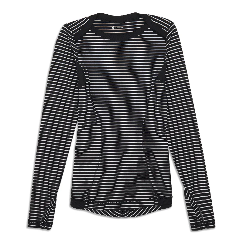 Women's Long Sleeve T-shirt for Winter Wardrobe -Base Runner Long Sleeve Shirt - Resale Women's Long Sleeve T-shirt for Winter Wardrobe -Base Runner Long Sleeve Shirt - Resale