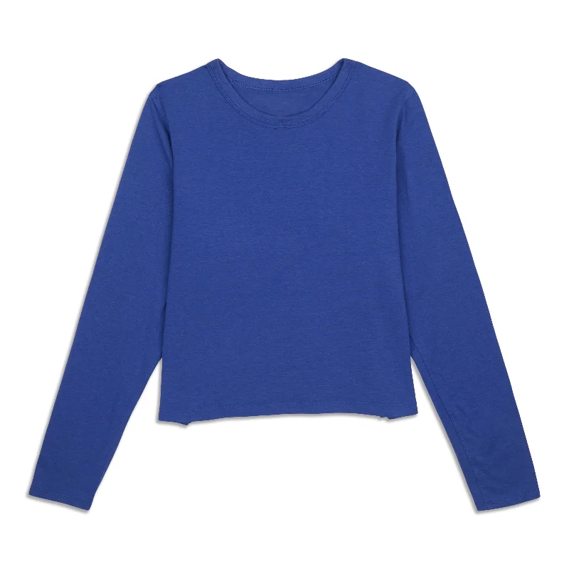 Women's Fashionable Long Sleeve T-shirt for Street Style -Classic-Fit -Blend Long Sleeve Shirt - Resale Women's Fashionable Long Sleeve T-shirt for Street Style -Classic-Fit -Blend Long Sleeve Shirt - Resale