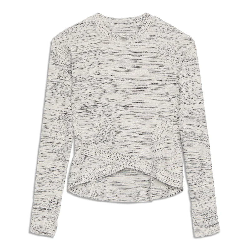 Women's Seamless Long Sleeve Shirt -Close To Crossing Long Sleeve Shirt - Resale