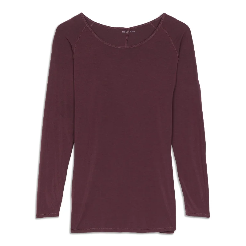 Women's Casual Long Sleeve T-shirt for Sporty Look -Deep Stretch Long Sleeve Shirt - Resale Women's Casual Long Sleeve T-shirt for Sporty Look -Deep Stretch Long Sleeve Shirt - Resale