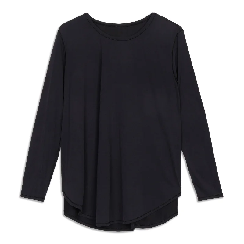 Women's Long Sleeve T-shirt with Stylish Neckline -Draped Bum Covering Long Sleeve Shirt - Resale Women's Long Sleeve T-shirt with Stylish Neckline -Draped Bum Covering Long Sleeve Shirt - Resale