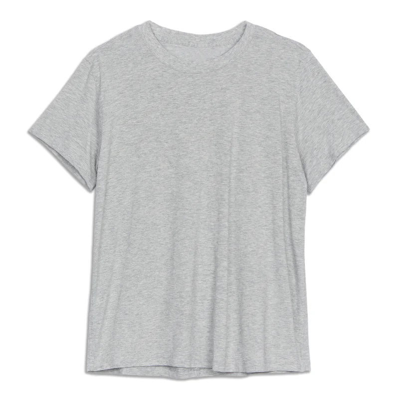 Women's Simple Long Sleeve Tee for Layering -Ebb To Street Long Sleeve Shirt - Resale Women's Simple Long Sleeve Tee for Layering -Ebb To Street Long Sleeve Shirt - Resale