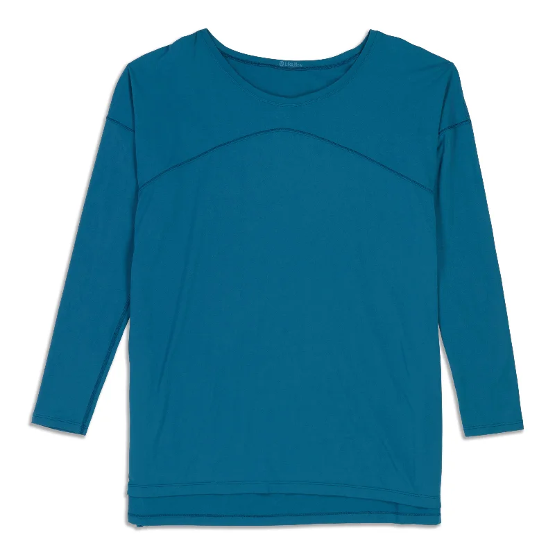 Women's Versatile Long Sleeve T-shirt for All Seasons -Hit Unwind Long Sleeve Shirt - Resale Women's Versatile Long Sleeve T-shirt for All Seasons -Hit Unwind Long Sleeve Shirt - Resale