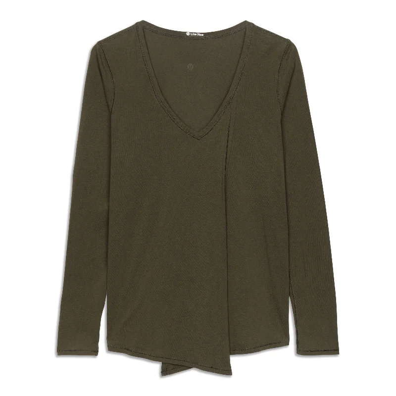 Women's Relaxed Fit Long Sleeve T-shirt for Work -Knot A Problem Long Sleeve Shirt - Resale Women's Relaxed Fit Long Sleeve T-shirt for Work -Knot A Problem Long Sleeve Shirt - Resale