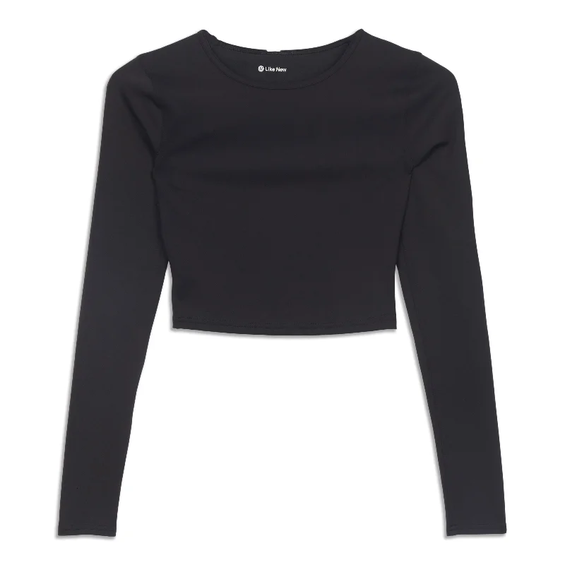 Women's Sleek Long Sleeve T-shirt for Daily Wear -Logo Elastic Long Sleeve Shirt - Resale Women's Sleek Long Sleeve T-shirt for Daily Wear -Logo Elastic Long Sleeve Shirt - Resale