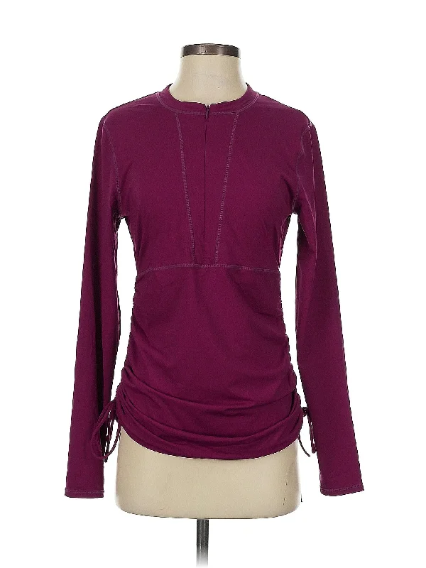 Women's Minimalistic Long Sleeve T-shirt with Details -Long Sleeve Top