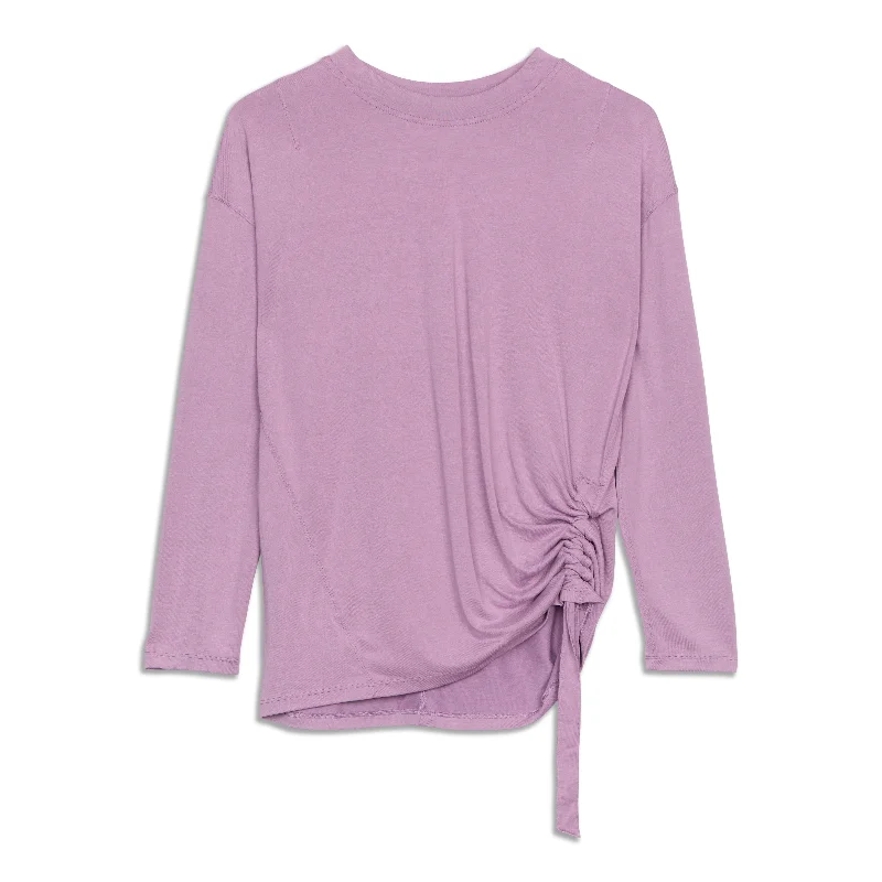 Comfortable Women's Long Sleeve T-shirt -Side Cinch Long Sleeve Crew - Resale