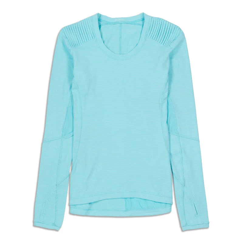 Women's Elegant Long Sleeve T-shirt with Print -Star Runner Long Sleeve Shirt - Resale Women's Elegant Long Sleeve T-shirt with Print -Star Runner Long Sleeve Shirt - Resale