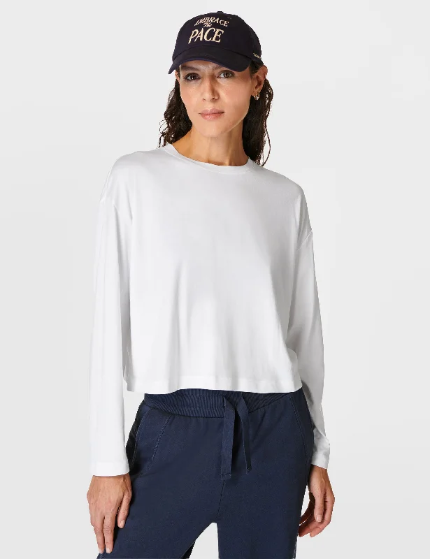Women's Simple V-neck Long Sleeve T-shirt for Comfort -Essential Crop Long Sleeve T-Shirt - White Women's Simple V-neck Long Sleeve T-shirt for Comfort -Essential Crop Long Sleeve T-Shirt - White